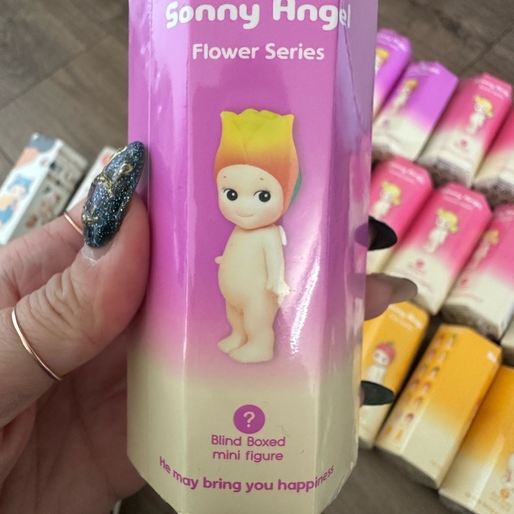Sonny Angel flower series